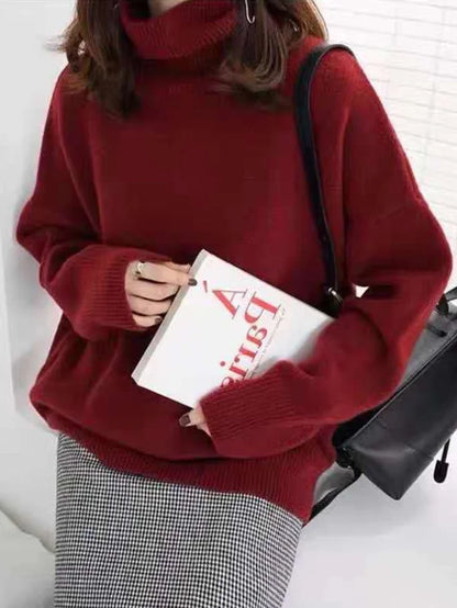 Kaschmirmix-Rollkragenpullover mit minimalistischer Silhouette in Taupe