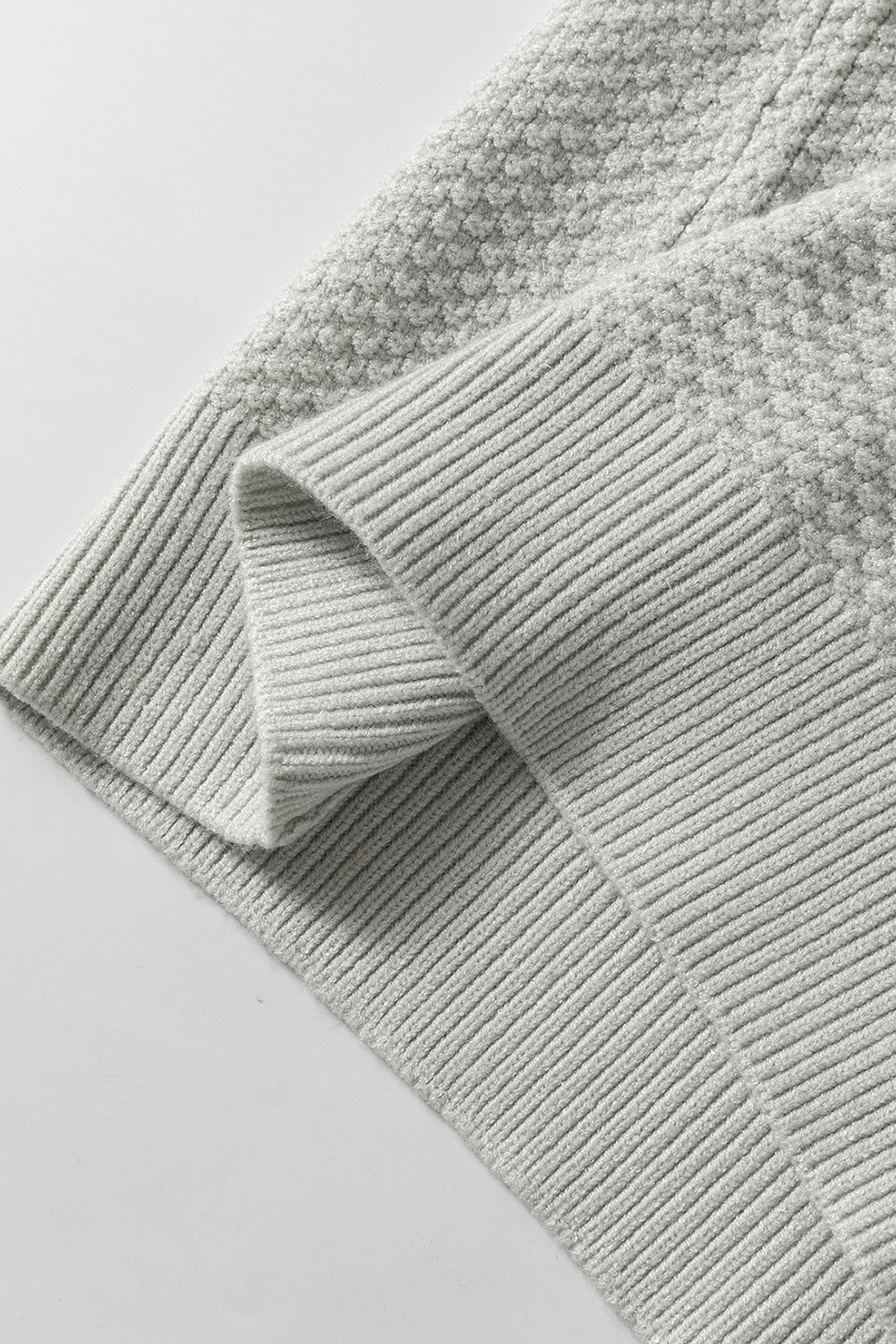 Klassisch gestaltete Pullover