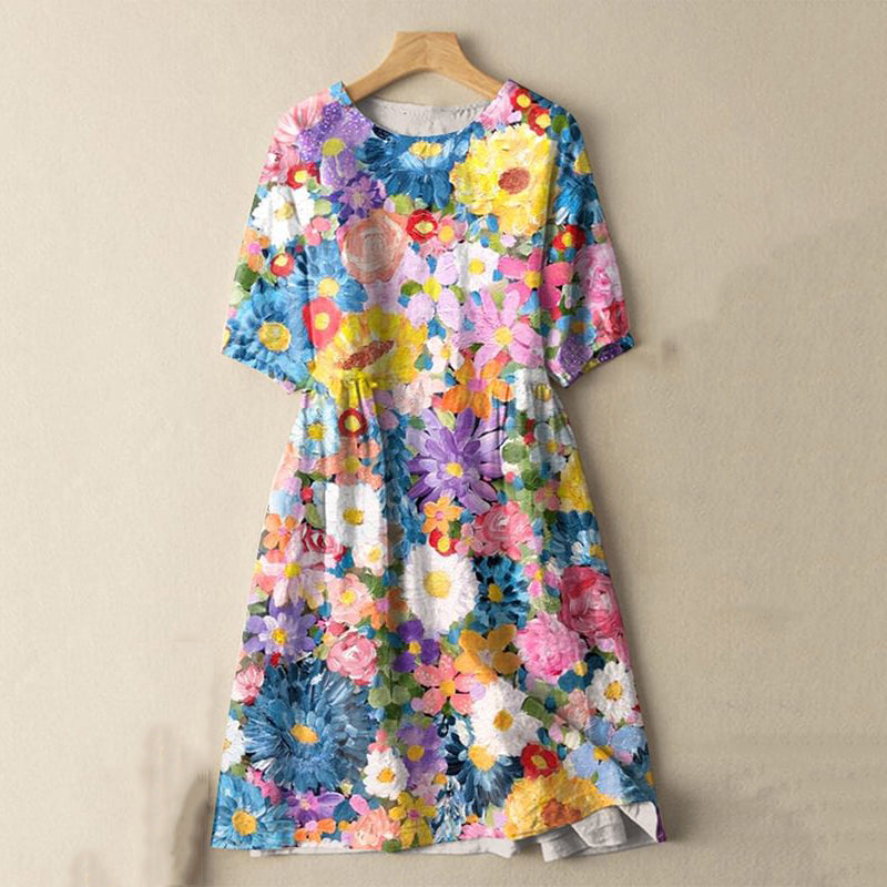 Klassisch gestaltete Kleid