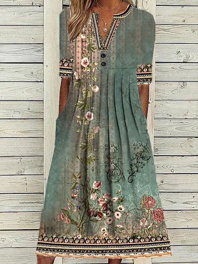 Klassisch gestaltete Kleid