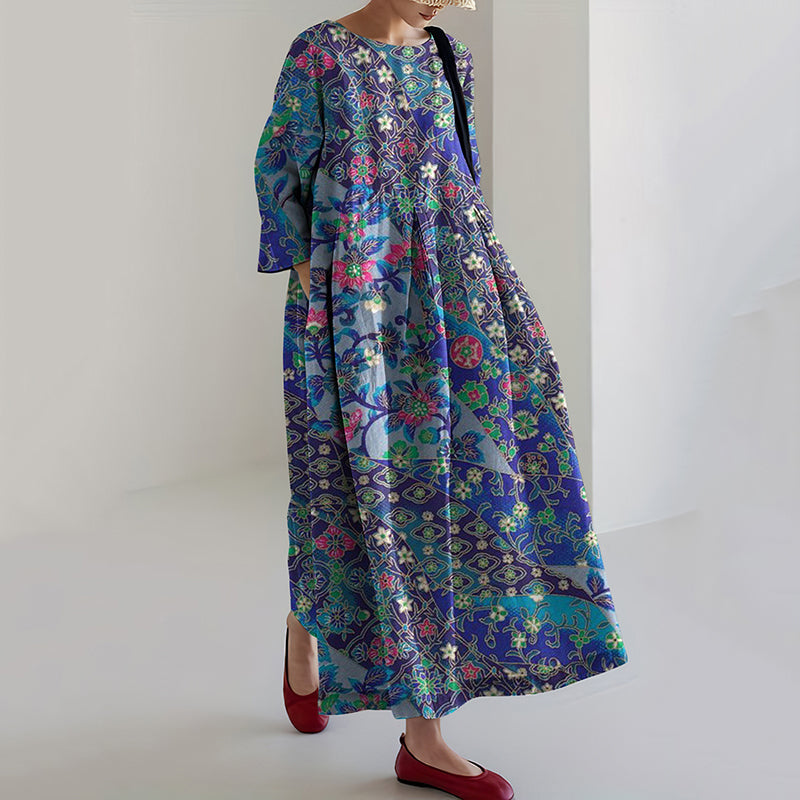 Klassisch gestaltete Kleid