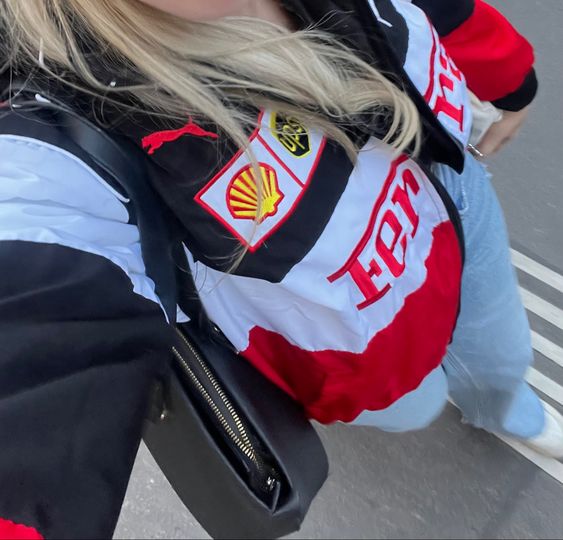 Klassisch gestaltete Jacke