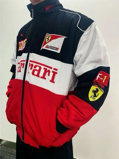 Klassisch gestaltete Jacke