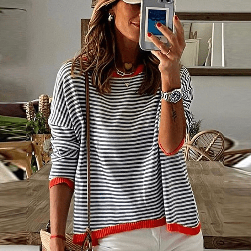 MW | Blau gestreifter Pullover mit orangefarbenem Rand