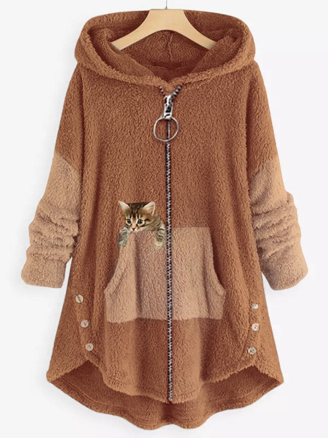 Fleece-Kapuzenmantel mit Colorblock-Paneelen und bestickter Kätzchen-Tasche