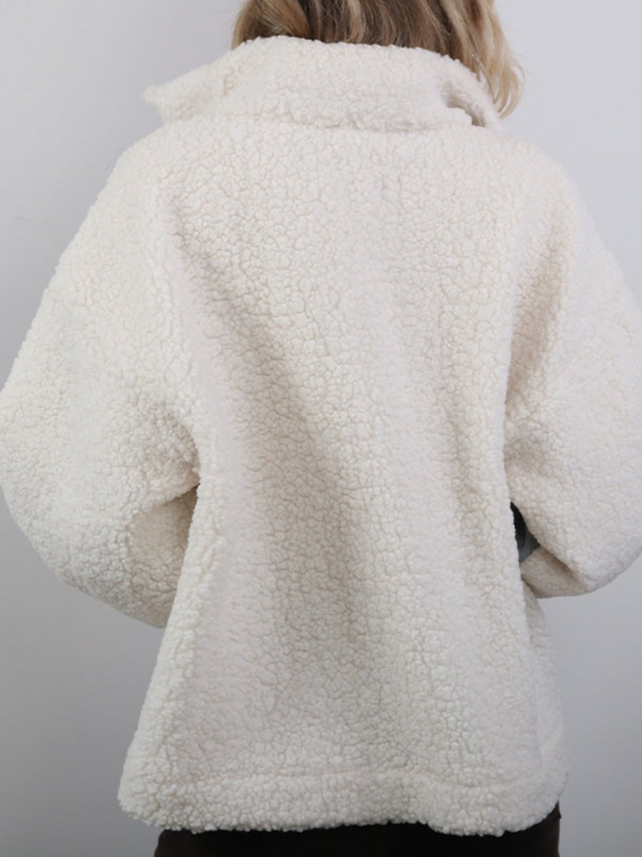 Klassisch gestaltete Jacke