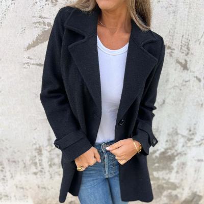 MW | Stromlinienförmige Jacke mit Knöpfen für Frauen