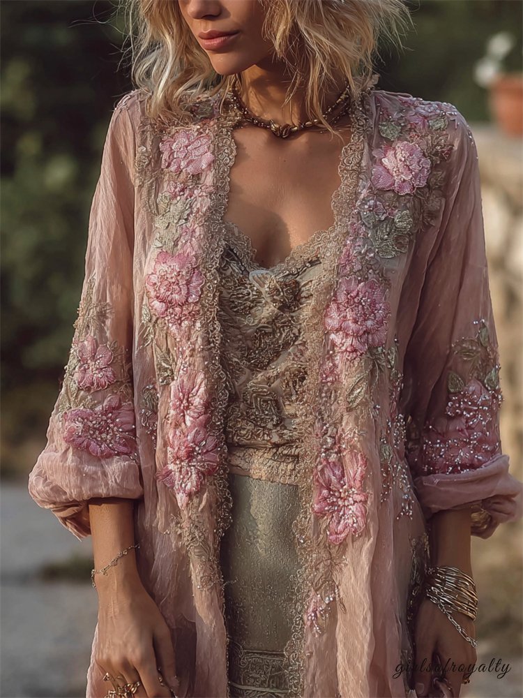 Eine Strickjacke im Vintage-Stil mit zarten zeitlosen Details